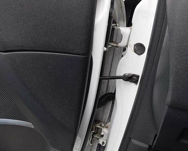 Білий Сітроен С4, об'ємом двигуна 1.6 л та пробігом 90 тис. км за 8671 $, фото 15 на Automoto.ua