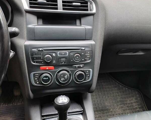 Сітроен С4 2013 у Львові на Automoto.ua Білий Сітроен С4, об'ємом двигуна 1.56 л та пробігом 167 тис. км за 6700 $, фото 21 на Automoto.ua