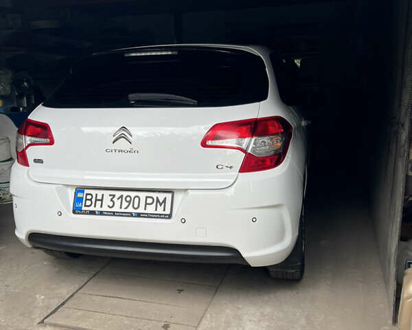 Белый Ситроен С4, объемом двигателя 1.56 л и пробегом 168 тыс. км за 8500 $, фото 6 на Automoto.ua