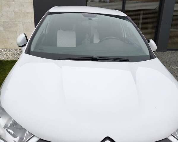 Белый Ситроен С4, объемом двигателя 1.6 л и пробегом 207 тыс. км за 7700 $, фото 2 на Automoto.ua