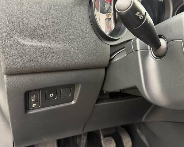 Белый Ситроен С4, объемом двигателя 1.59 л и пробегом 120 тыс. км за 7500 $, фото 28 на Automoto.ua