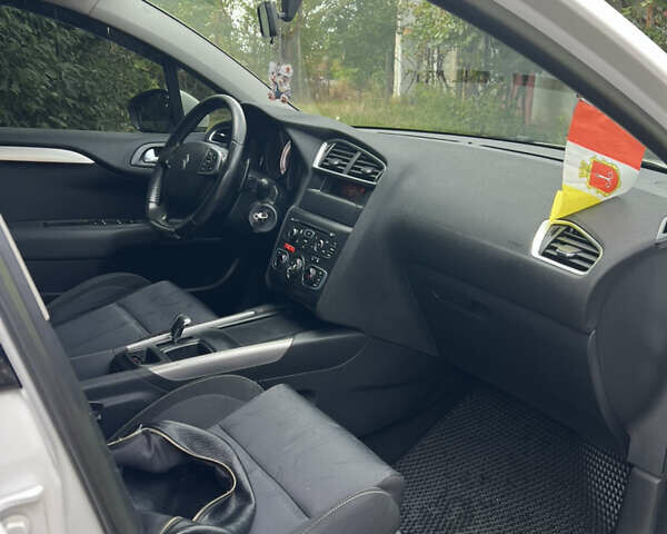 Белый Ситроен С4, объемом двигателя 1.56 л и пробегом 168 тыс. км за 8500 $, фото 8 на Automoto.ua