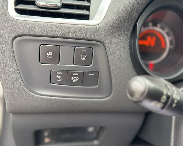 Белый Ситроен С4, объемом двигателя 1.56 л и пробегом 185 тыс. км за 8800 $, фото 14 на Automoto.ua