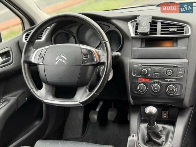 Белый Ситроен С4, объемом двигателя 1.59 л и пробегом 120 тыс. км за 7500 $, фото 17 на Automoto.ua