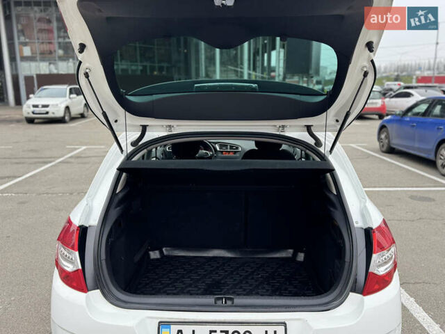 Белый Ситроен С4, объемом двигателя 1.56 л и пробегом 185 тыс. км за 8800 $, фото 15 на Automoto.ua