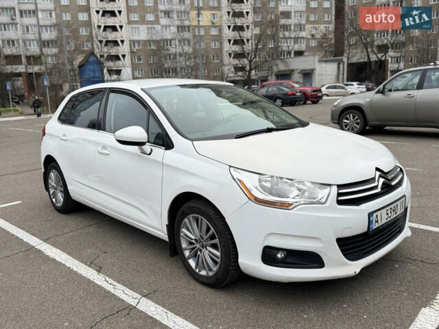 Белый Ситроен С4, объемом двигателя 1.56 л и пробегом 185 тыс. км за 8800 $, фото 2 на Automoto.ua