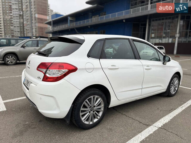 Белый Ситроен С4, объемом двигателя 1.56 л и пробегом 185 тыс. км за 8800 $, фото 4 на Automoto.ua