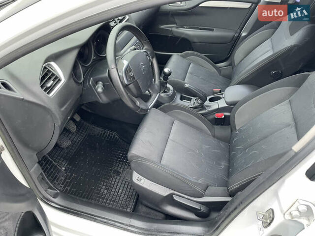 Белый Ситроен С4, объемом двигателя 1.56 л и пробегом 183 тыс. км за 6000 $, фото 9 на Automoto.ua