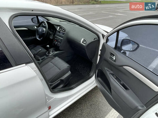 Белый Ситроен С4, объемом двигателя 1.56 л и пробегом 183 тыс. км за 6000 $, фото 12 на Automoto.ua