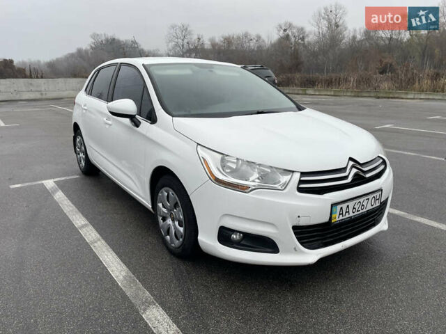 Белый Ситроен С4, объемом двигателя 1.56 л и пробегом 183 тыс. км за 6000 $, фото 2 на Automoto.ua