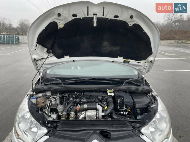 Белый Ситроен С4, объемом двигателя 1.56 л и пробегом 183 тыс. км за 6000 $, фото 20 на Automoto.ua