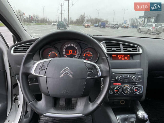 Белый Ситроен С4, объемом двигателя 1.56 л и пробегом 183 тыс. км за 6000 $, фото 17 на Automoto.ua