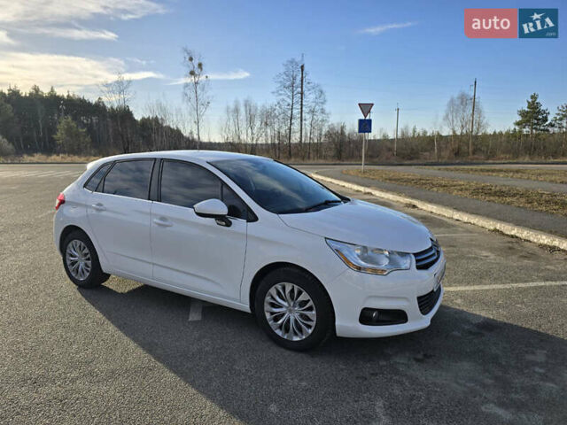 Белый Ситроен С4, объемом двигателя 1.6 л и пробегом 177 тыс. км за 8100 $, фото 5 на Automoto.ua