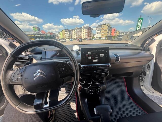 Белый Ситроен С4, объемом двигателя 1.6 л и пробегом 157 тыс. км за 12000 $, фото 12 на Automoto.ua