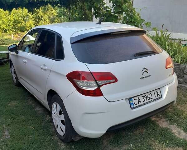 Белый Ситроен С4, объемом двигателя 1.56 л и пробегом 250 тыс. км за 6500 $, фото 3 на Automoto.ua