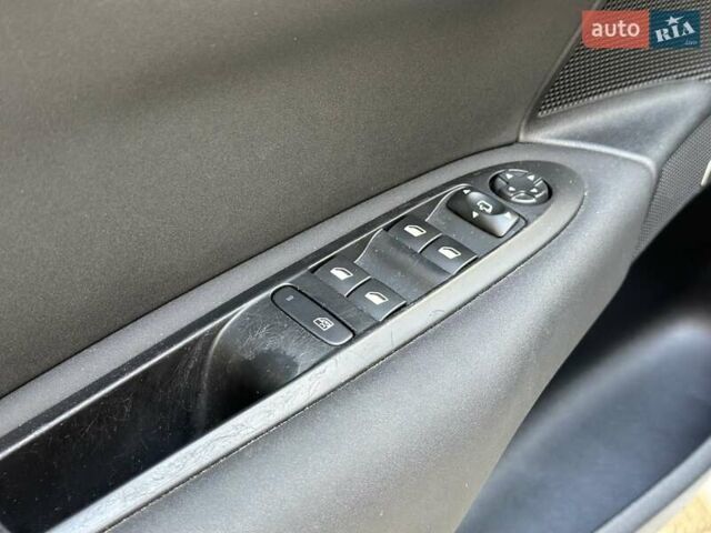 Білий Сітроен С4, об'ємом двигуна 1.2 л та пробігом 115 тис. км за 9700 $, фото 16 на Automoto.ua