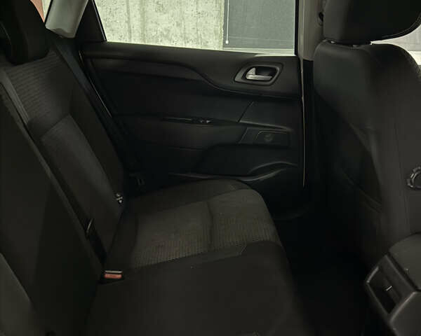 Білий Сітроен С4, об'ємом двигуна 1.6 л та пробігом 169 тис. км за 9850 $, фото 4 на Automoto.ua