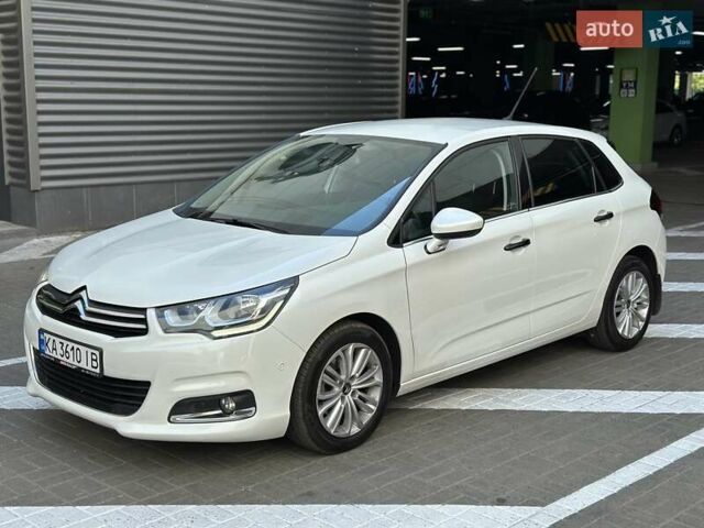 Белый Ситроен С4, объемом двигателя 1.2 л и пробегом 115 тыс. км за 9900 $, фото 3 на Automoto.ua