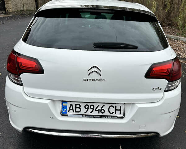 Білий Сітроен С4, об'ємом двигуна 1.2 л та пробігом 62 тис. км за 11000 $, фото 4 на Automoto.ua