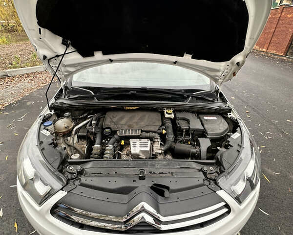 Білий Сітроен С4, об'ємом двигуна 1.2 л та пробігом 62 тис. км за 11000 $, фото 11 на Automoto.ua