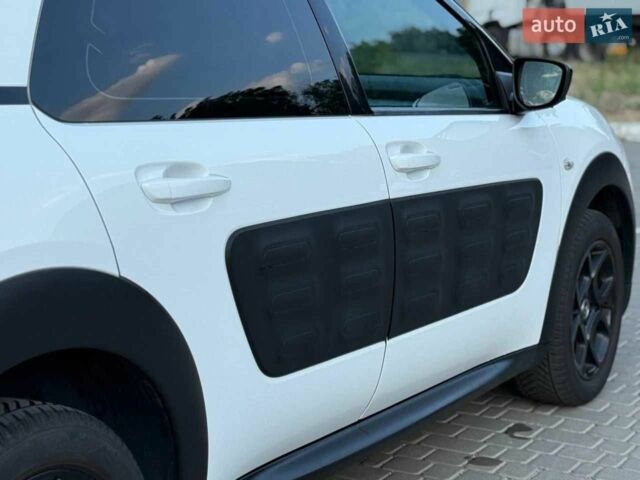 Белый Ситроен С4, объемом двигателя 1.2 л и пробегом 120 тыс. км за 8900 $, фото 9 на Automoto.ua