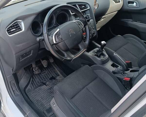 Белый Ситроен С4, объемом двигателя 1.56 л и пробегом 95 тыс. км за 10982 $, фото 17 на Automoto.ua