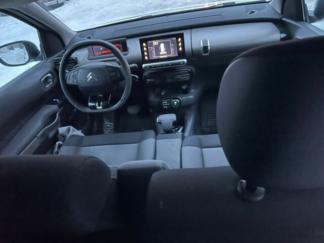 Белый Ситроен С4, объемом двигателя 1.6 л и пробегом 284 тыс. км за 10200 $, фото 6 на Automoto.ua