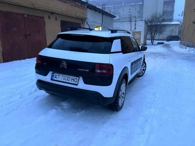 Белый Ситроен С4, объемом двигателя 1.6 л и пробегом 284 тыс. км за 10200 $, фото 2 на Automoto.ua