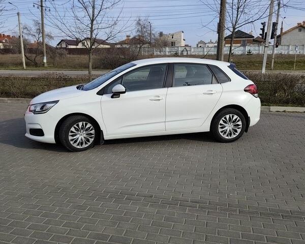 Белый Ситроен С4, объемом двигателя 1.6 л и пробегом 250 тыс. км за 9500 $, фото 7 на Automoto.ua