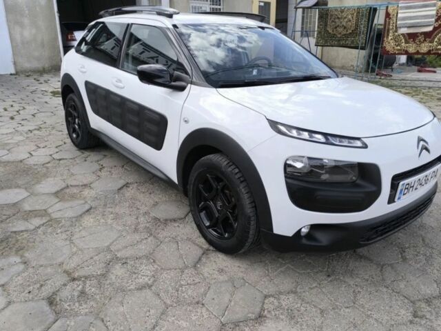 Белый Ситроен С4, объемом двигателя 1.2 л и пробегом 102 тыс. км за 10400 $, фото 2 на Automoto.ua