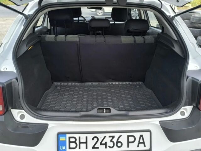 Белый Ситроен С4, объемом двигателя 1.2 л и пробегом 102 тыс. км за 10400 $, фото 5 на Automoto.ua