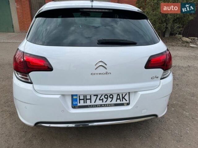 Белый Ситроен С4, объемом двигателя 1.56 л и пробегом 259 тыс. км за 8800 $, фото 2 на Automoto.ua