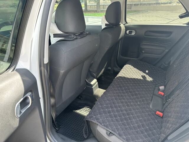 Белый Ситроен С4, объемом двигателя 1.2 л и пробегом 89 тыс. км за 12500 $, фото 4 на Automoto.ua