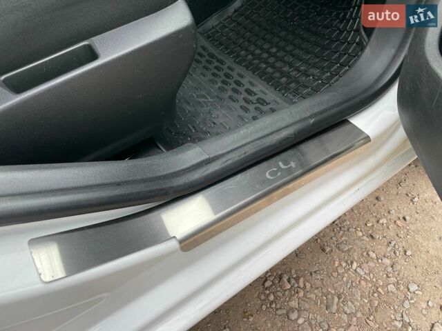 Білий Сітроен С4, об'ємом двигуна 1.56 л та пробігом 262 тис. км за 8500 $, фото 23 на Automoto.ua