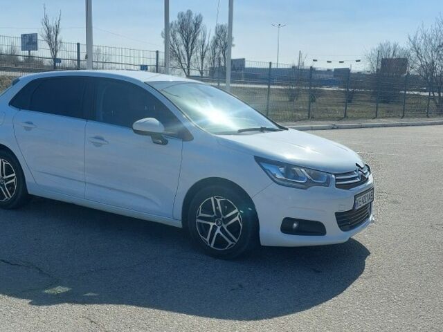 Белый Ситроен С4, объемом двигателя 1.6 л и пробегом 118 тыс. км за 11800 $, фото 4 на Automoto.ua