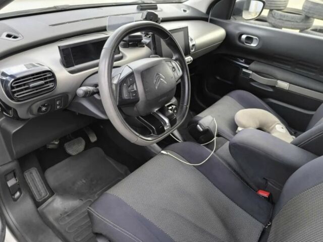 Белый Ситроен С4, объемом двигателя 1.2 л и пробегом 102 тыс. км за 10400 $, фото 3 на Automoto.ua