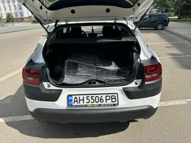 Белый Ситроен С4, объемом двигателя 1.2 л и пробегом 89 тыс. км за 12500 $, фото 9 на Automoto.ua