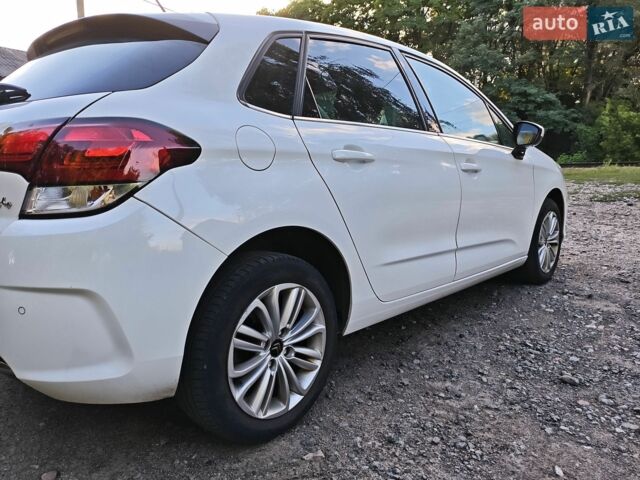 Белый Ситроен С4, объемом двигателя 1.56 л и пробегом 272 тыс. км за 8900 $, фото 2 на Automoto.ua