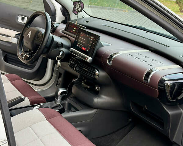 Ситроен С4 2020 в Запорожье на Automoto.ua Белый Ситроен С4, объемом двигателя 1.5 л и пробегом 75 тыс. км за 16400 $, фото 12 на Automoto.ua