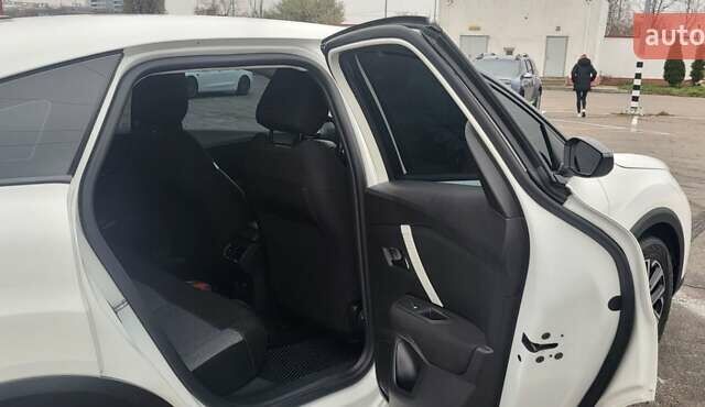 Білий Сітроен С4, об'ємом двигуна 1.2 л та пробігом 90 тис. км за 22000 $, фото 7 на Automoto.ua