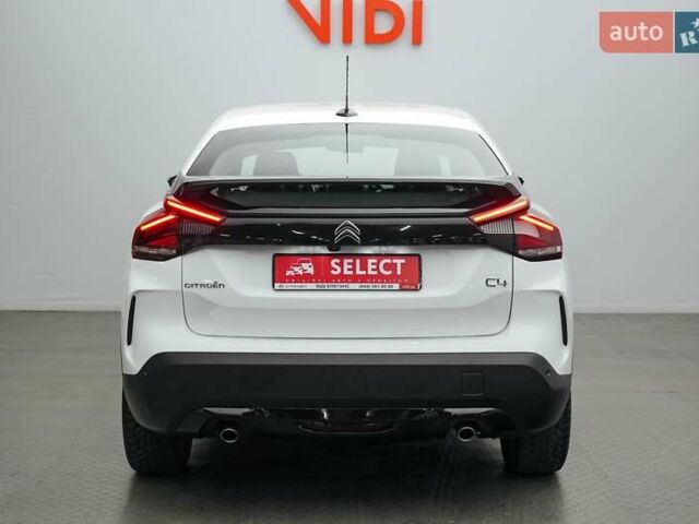Ситроен С4 2022 в Киеве на Automoto.ua Белый Ситроен С4, объемом двигателя 1.2 л и пробегом 51 тыс. км за 22666 $, фото 4 на Automoto.ua