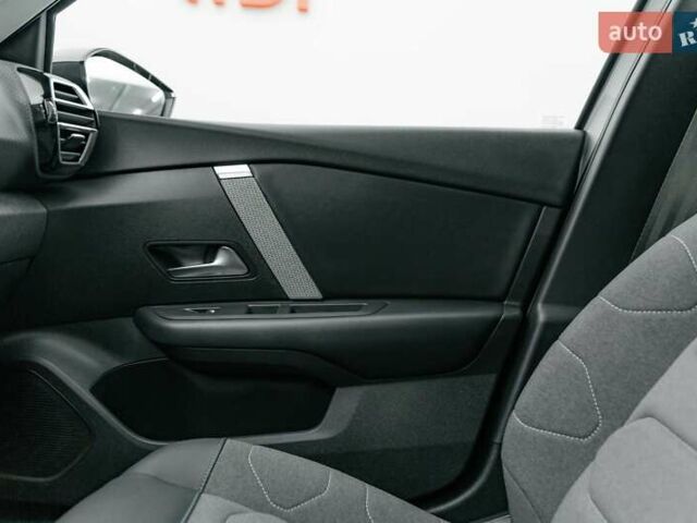 Білий Сітроен С4, об'ємом двигуна 1.2 л та пробігом 10 тис. км за 22585 $, фото 11 на Automoto.ua