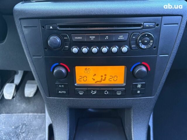 Белый Ситроен С4, объемом двигателя 1.2 л и пробегом 209 тыс. км за 5690 $, фото 26 на Automoto.ua