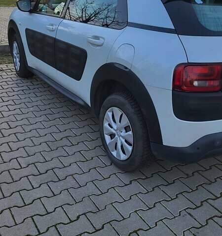 Белый Ситроен С4, объемом двигателя 1.6 л и пробегом 218 тыс. км за 9800 $, фото 4 на Automoto.ua