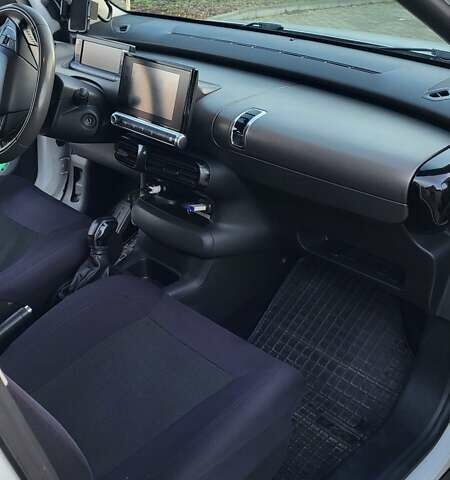 Белый Ситроен С4, объемом двигателя 1.6 л и пробегом 218 тыс. км за 9800 $, фото 13 на Automoto.ua