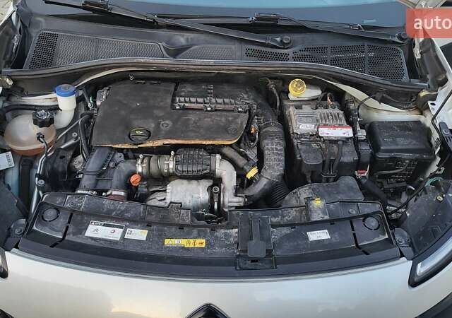 Белый Ситроен С4, объемом двигателя 1.6 л и пробегом 218 тыс. км за 9800 $, фото 15 на Automoto.ua