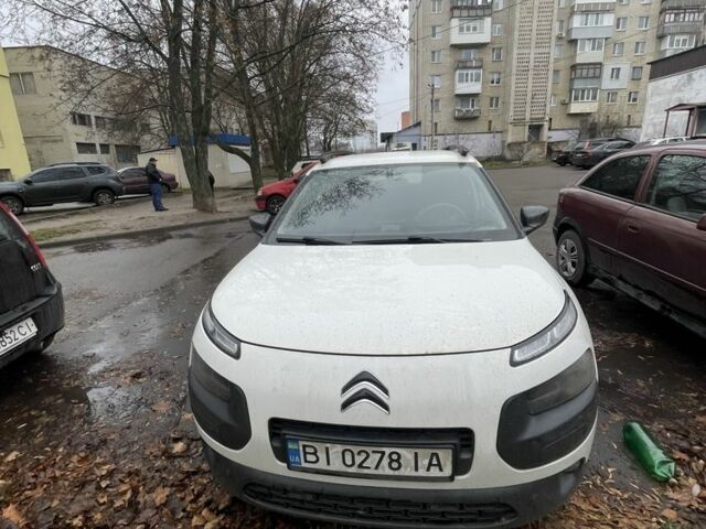 Белый Ситроен С4, объемом двигателя 1.2 л и пробегом 208 тыс. км за 7500 $, фото 1 на Automoto.ua