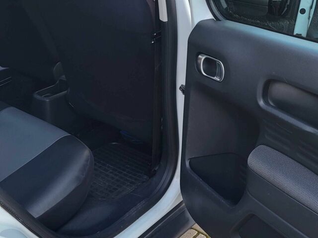 Белый Ситроен С4, объемом двигателя 1.6 л и пробегом 2 тыс. км за 9800 $, фото 12 на Automoto.ua