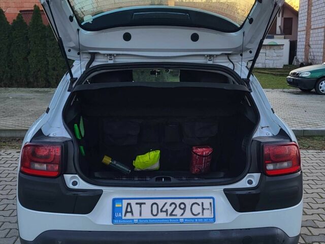 Белый Ситроен С4, объемом двигателя 1.6 л и пробегом 2 тыс. км за 9800 $, фото 6 на Automoto.ua