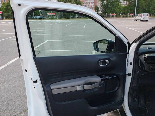 Белый Ситроен С4, объемом двигателя 1.5 л и пробегом 175 тыс. км за 16275 $, фото 18 на Automoto.ua